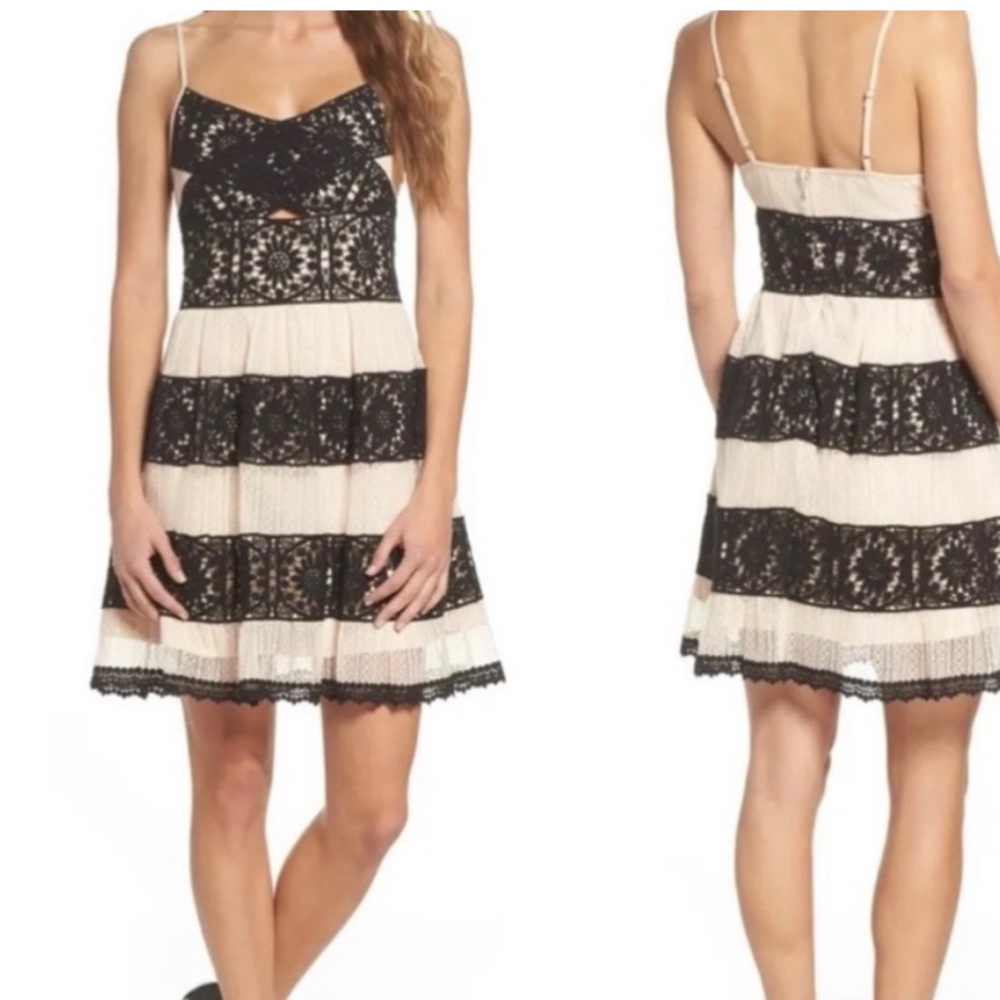 Foxiedox Ophelia Lace
Fit & Flare Dress